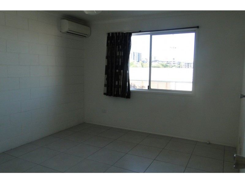 2/4 ORMONDE STREET, West Gladstone QLD 4680