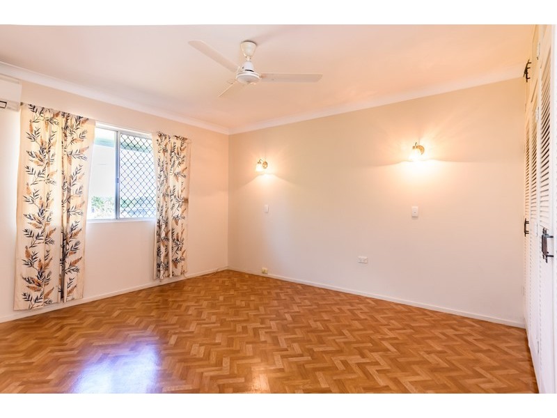 9 Roe Street, West Gladstone QLD 4680