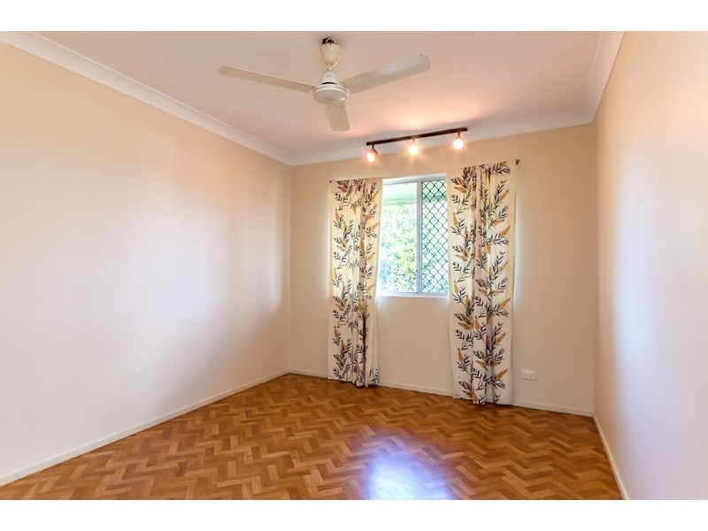 9 Roe Street, West Gladstone QLD 4680