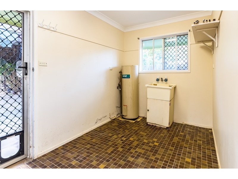 9 Roe Street, West Gladstone QLD 4680