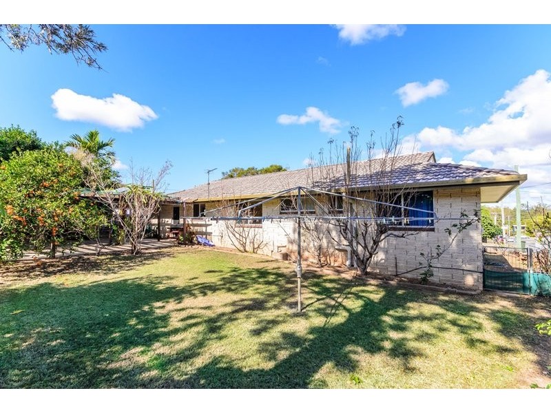 9 Roe Street, West Gladstone QLD 4680