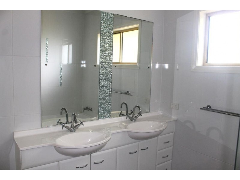 8 Graham Street, Tannum Sands QLD 4680