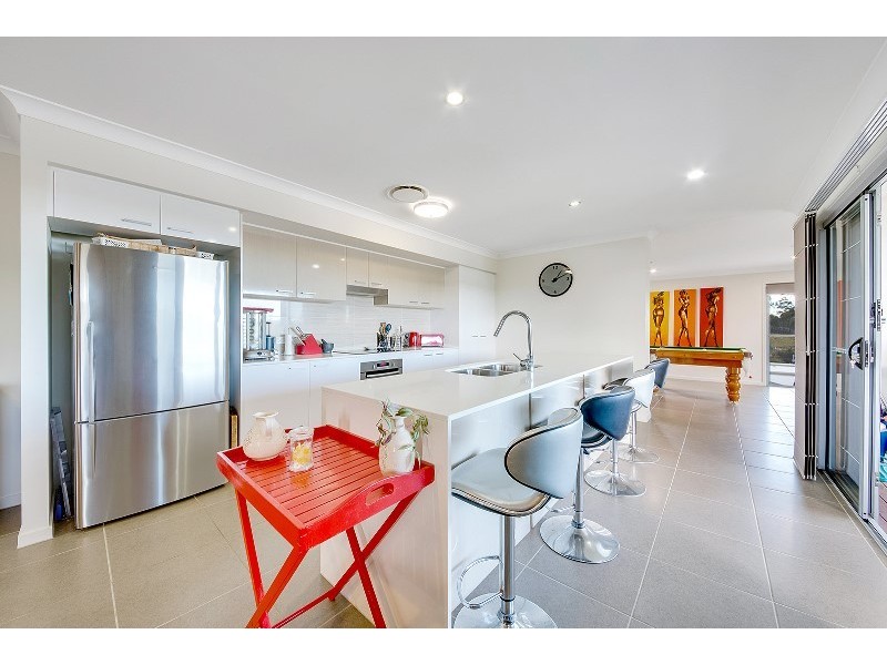 6 Scholes Way, Kirkwood QLD 4680