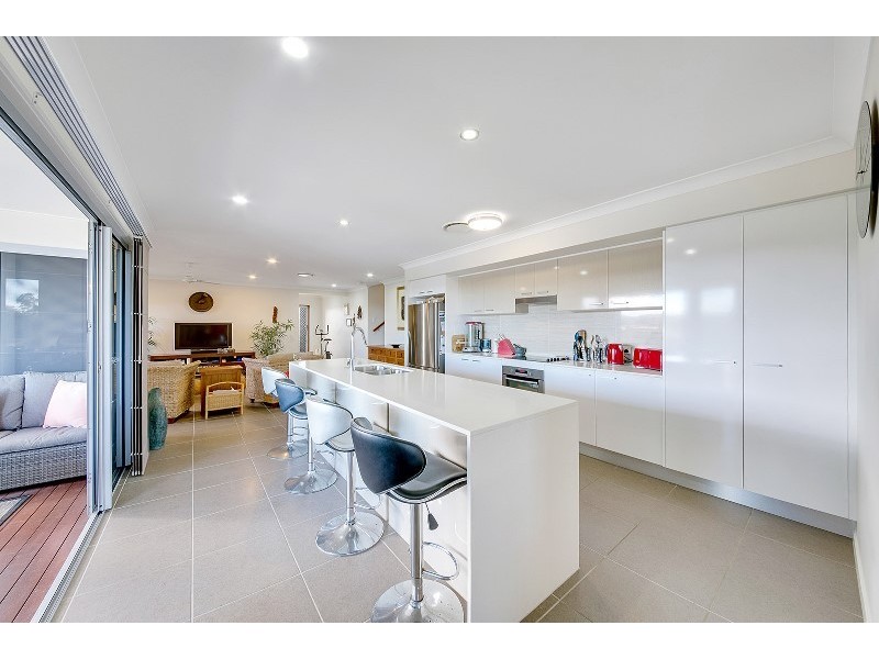 6 Scholes Way, Kirkwood QLD 4680
