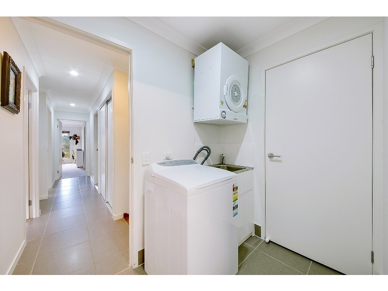 6 Scholes Way, Kirkwood QLD 4680