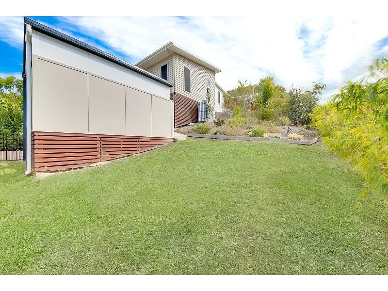 6 Scholes Way, Kirkwood QLD 4680