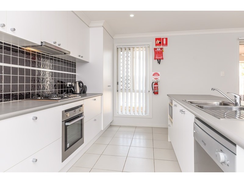 50 Iris Road, Kirkwood QLD 4680