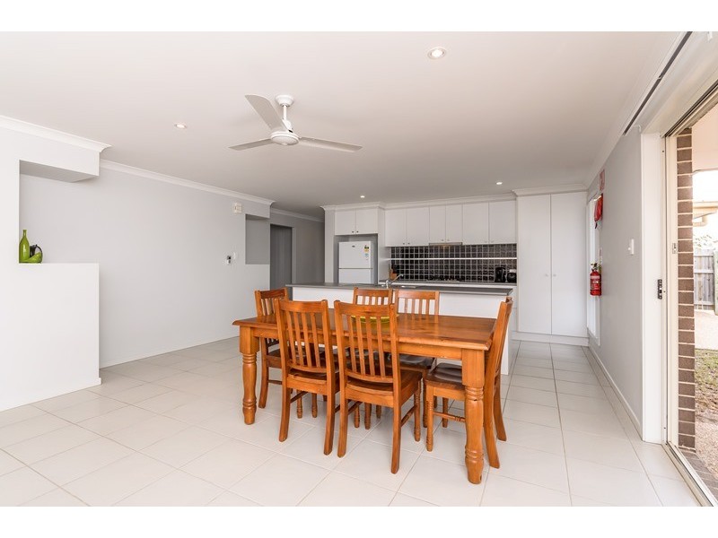 50 Iris Road, Kirkwood QLD 4680