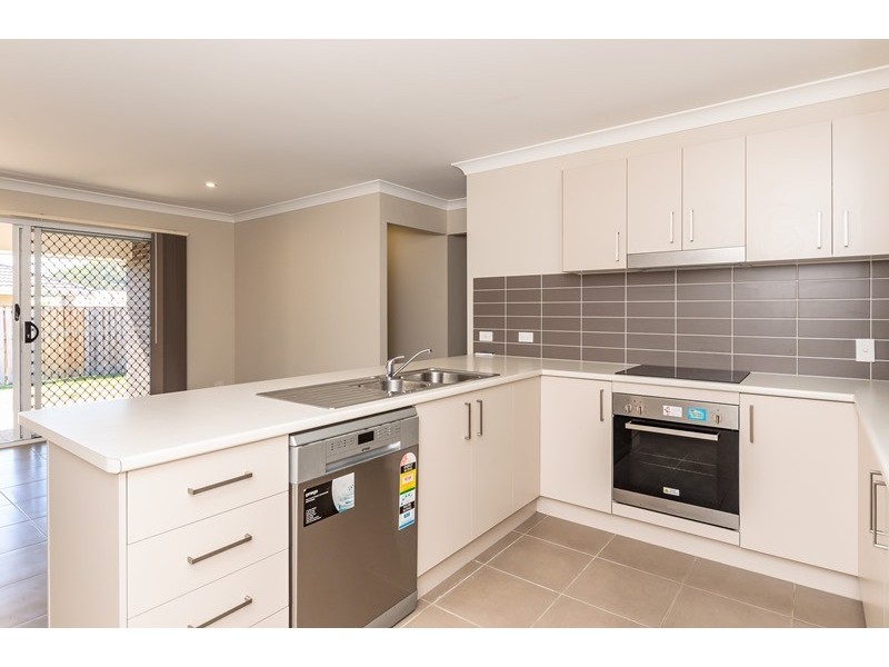 21 Winpara Drive, Kirkwood QLD 4680