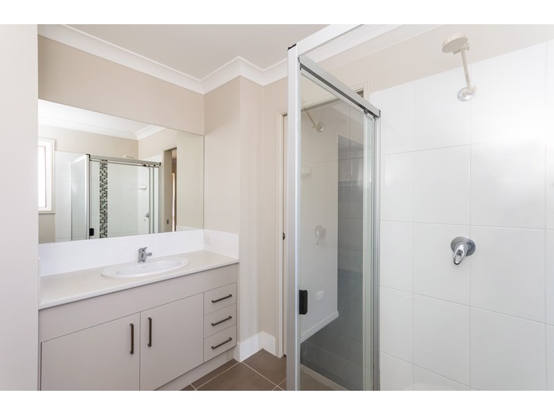 21 Winpara Drive, Kirkwood QLD 4680