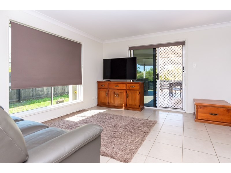 11 Woodland Court, Kirkwood QLD 4680