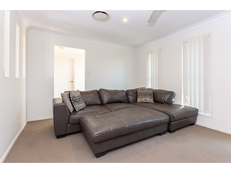 11 Woodland Court, Kirkwood QLD 4680