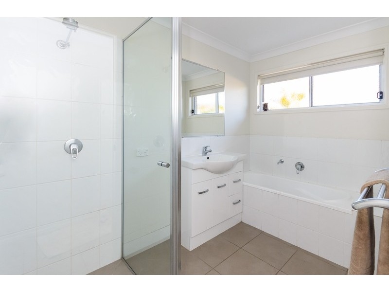 11 Woodland Court, Kirkwood QLD 4680