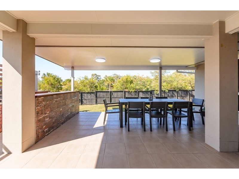 11 Woodland Court, Kirkwood QLD 4680