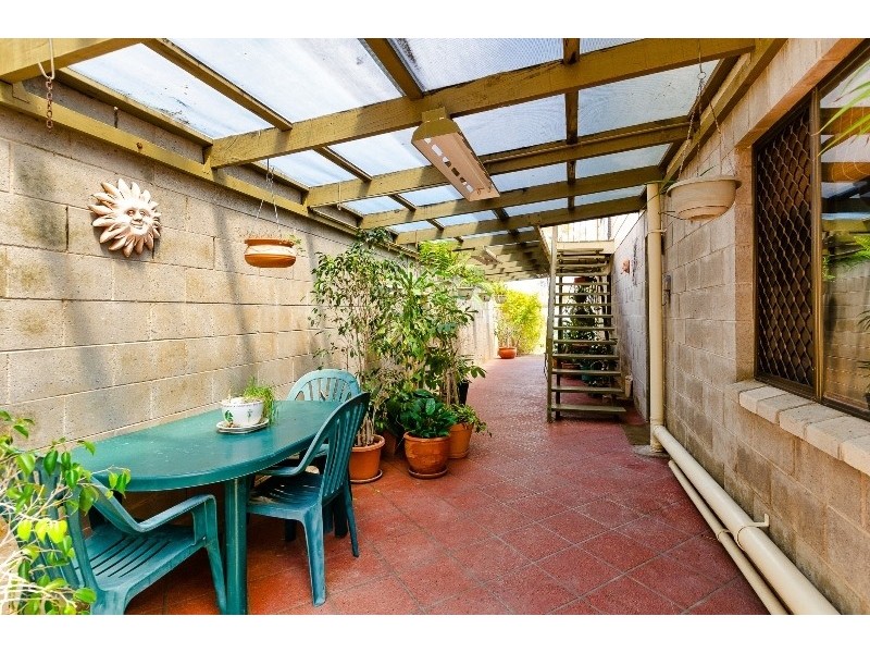 28 Willow Street, New Auckland QLD 4680