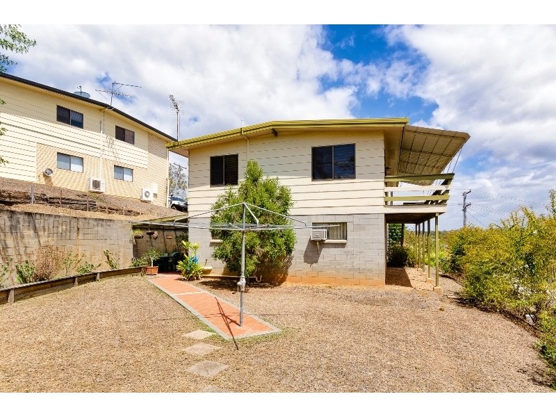 28 Willow Street, New Auckland QLD 4680