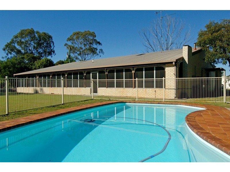 8 Clyde Court, Gladstone QLD 4680