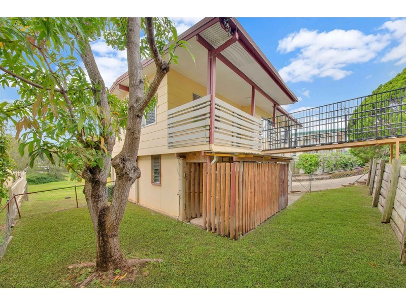 23 PINE AVENUE, West Gladstone QLD 4680