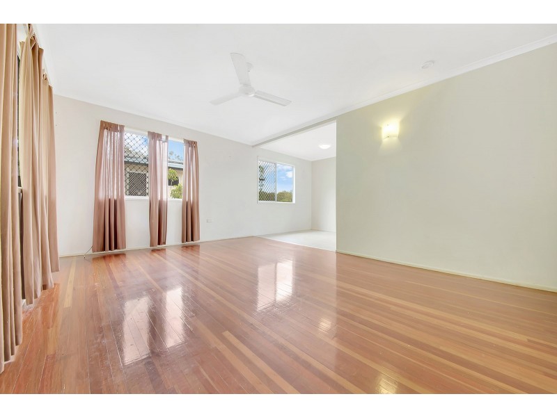 23 PINE AVENUE, West Gladstone QLD 4680