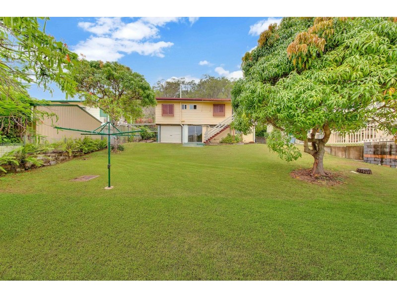 23 PINE AVENUE, West Gladstone QLD 4680
