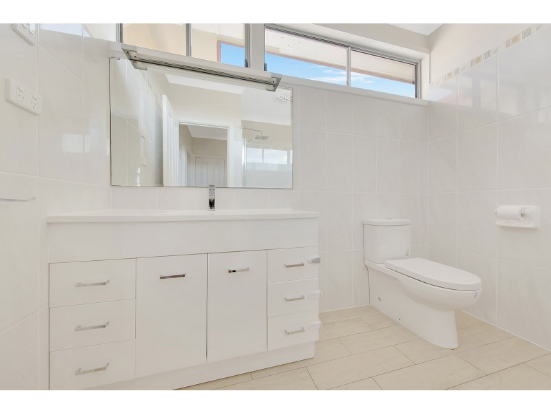 1 LAVER STREET, West Gladstone QLD 4680