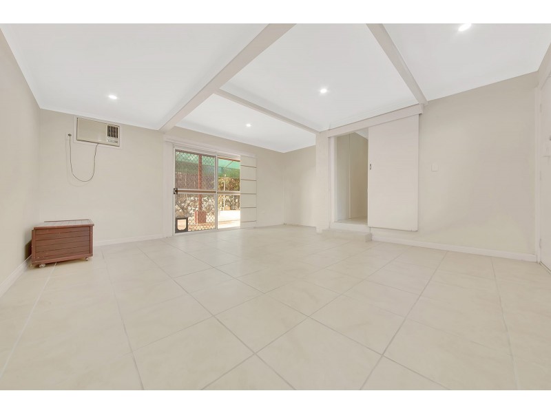 1 LAVER STREET, West Gladstone QLD 4680