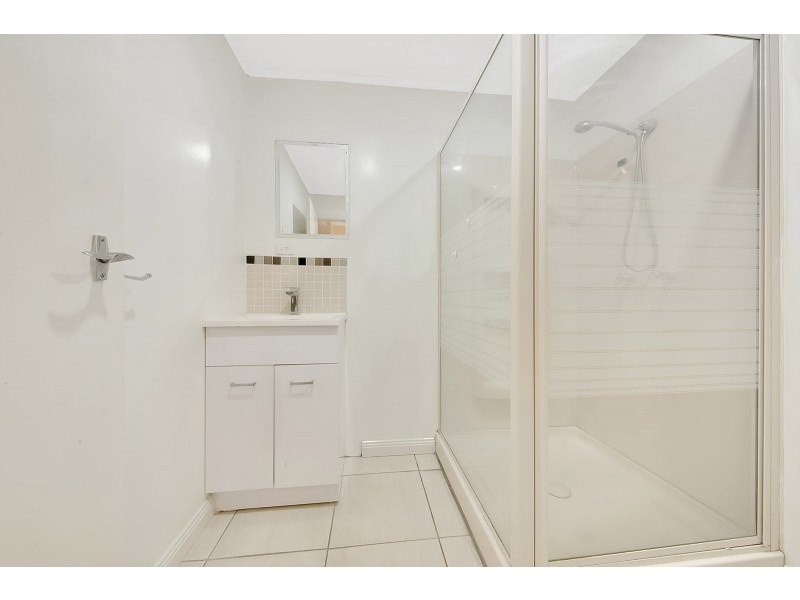 1 LAVER STREET, West Gladstone QLD 4680