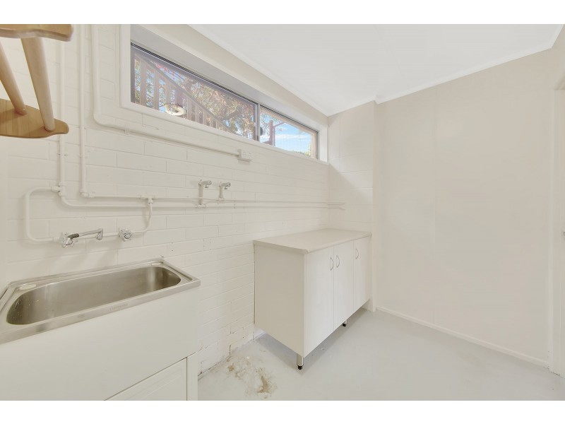 1 LAVER STREET, West Gladstone QLD 4680