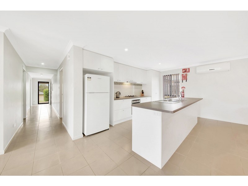 24 IRIS ROAD, Kirkwood QLD 4680