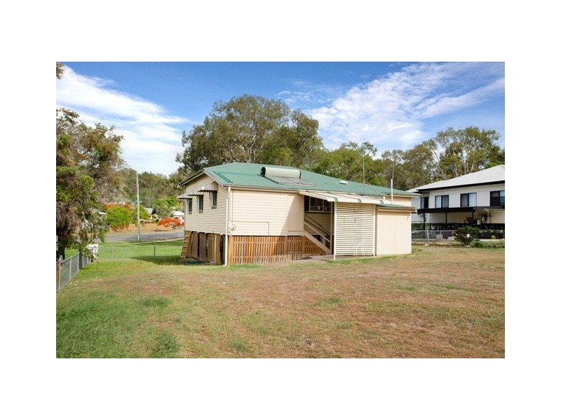 2 FISHER STREET, West Gladstone QLD 4680