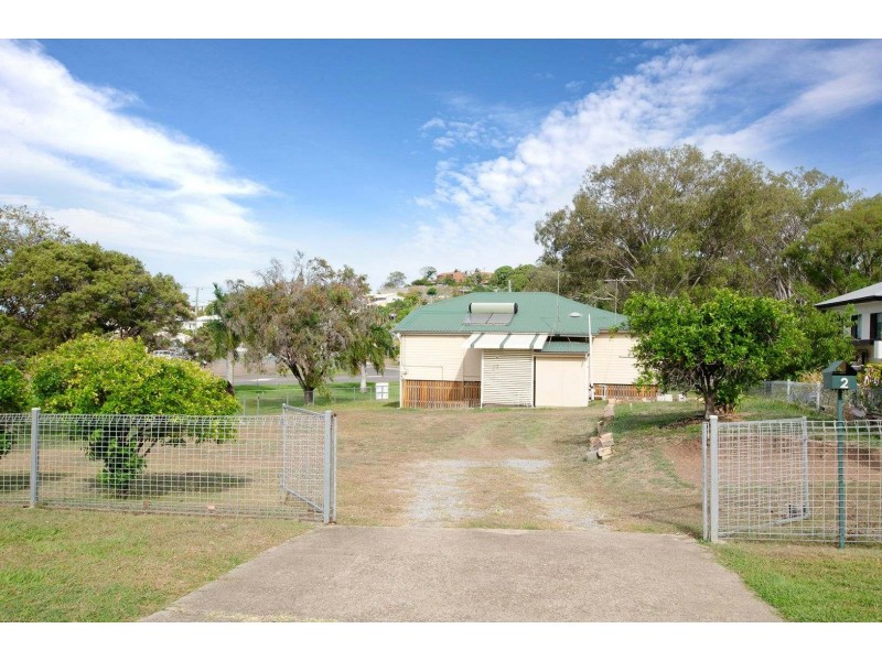 2 FISHER STREET, West Gladstone QLD 4680