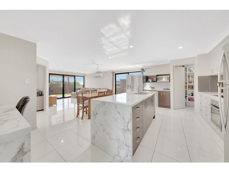 1 PHELPS CIRCUIT, Kirkwood QLD 4680