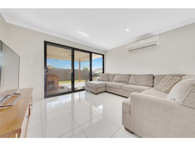 1 PHELPS CIRCUIT, Kirkwood QLD 4680