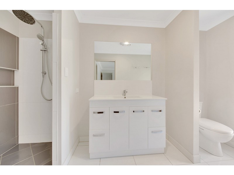 1 PHELPS CIRCUIT, Kirkwood QLD 4680