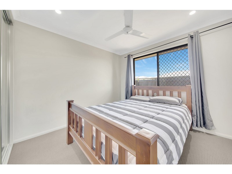 1 PHELPS CIRCUIT, Kirkwood QLD 4680
