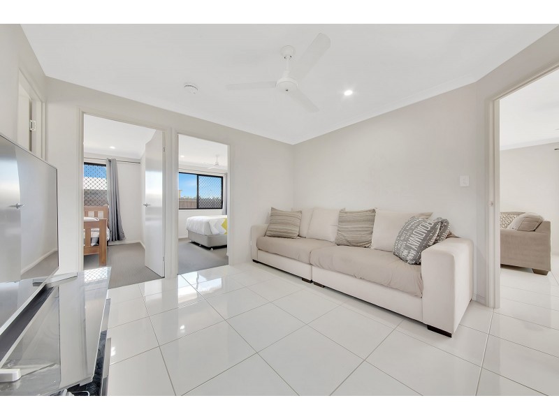 1 PHELPS CIRCUIT, Kirkwood QLD 4680