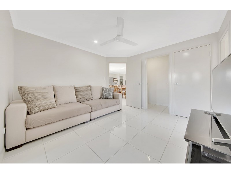 1 PHELPS CIRCUIT, Kirkwood QLD 4680