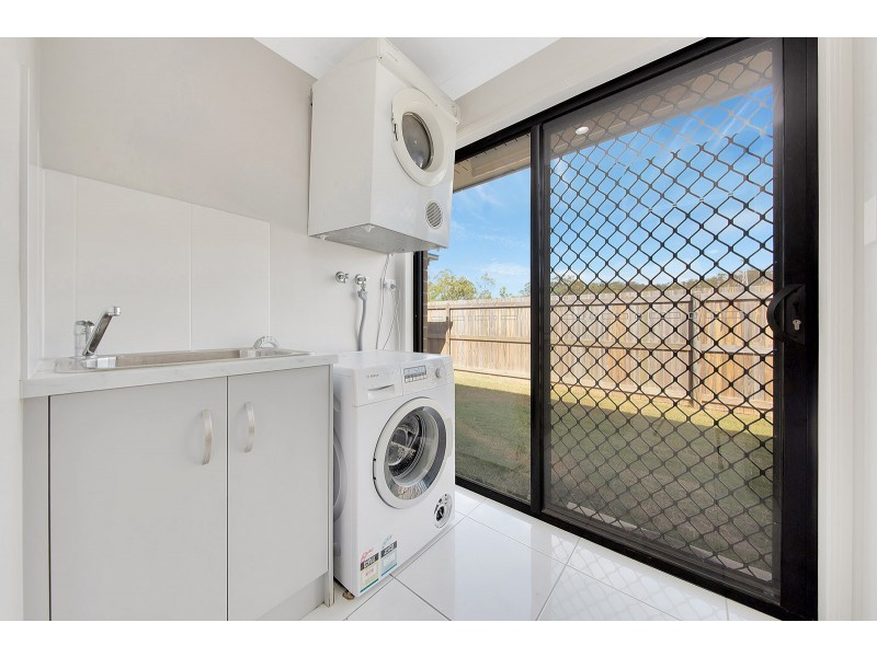 1 PHELPS CIRCUIT, Kirkwood QLD 4680