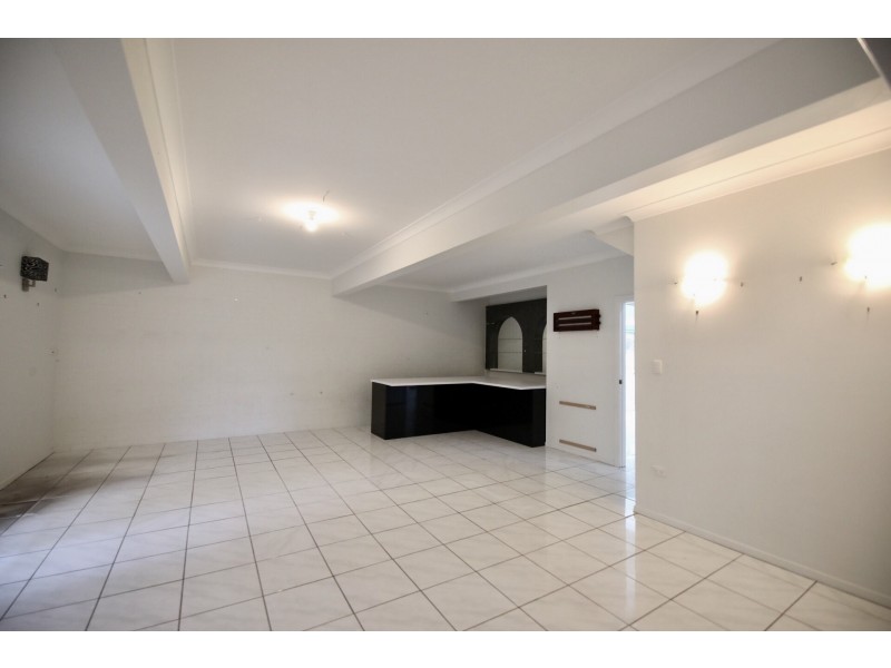 1 PINE AVENUE, West Gladstone QLD 4680
