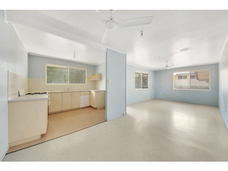 63 Squire Street, Toolooa QLD 4680