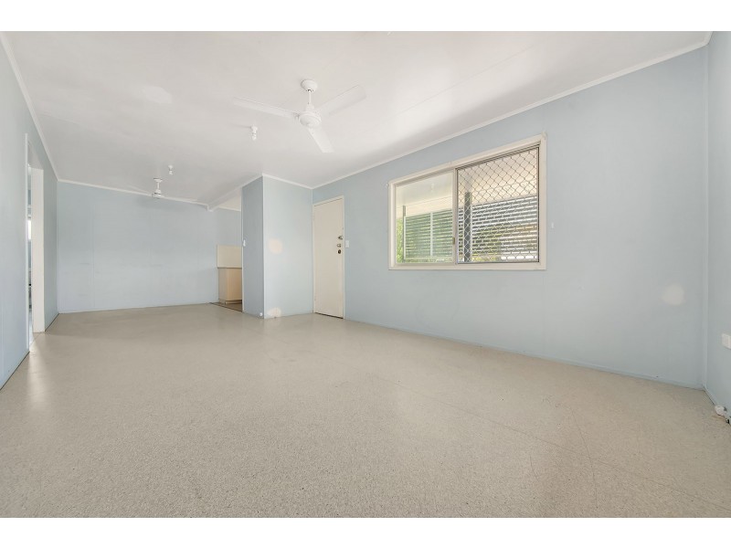 63 Squire Street, Toolooa QLD 4680