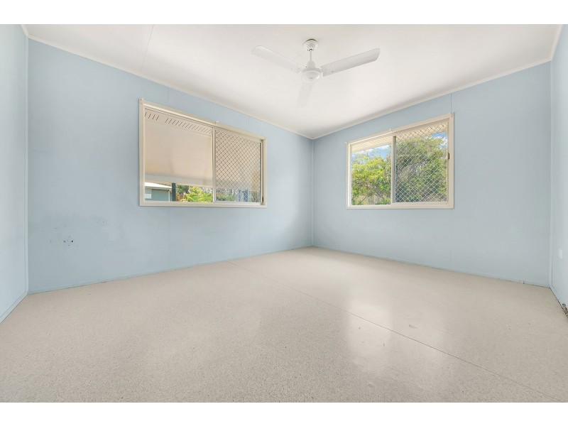 63 Squire Street, Toolooa QLD 4680