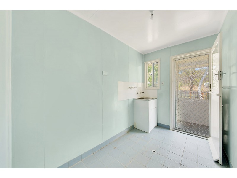 63 Squire Street, Toolooa QLD 4680