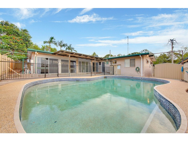 37 ANDERSON STREET, Clinton QLD 4680