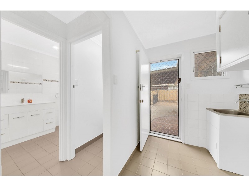 37 ANDERSON STREET, Clinton QLD 4680