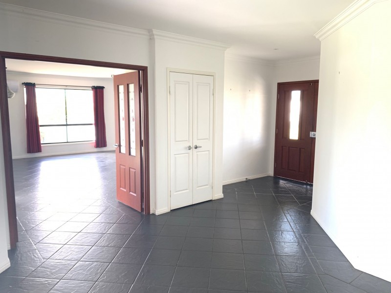 4 JUMBUCK COURT, Glen Eden QLD 4680