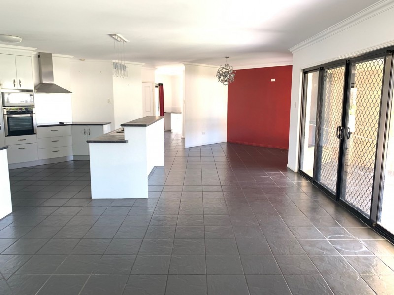 4 JUMBUCK COURT, Glen Eden QLD 4680