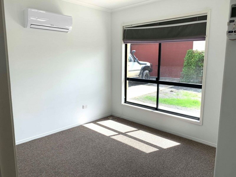 4 JUMBUCK COURT, Glen Eden QLD 4680