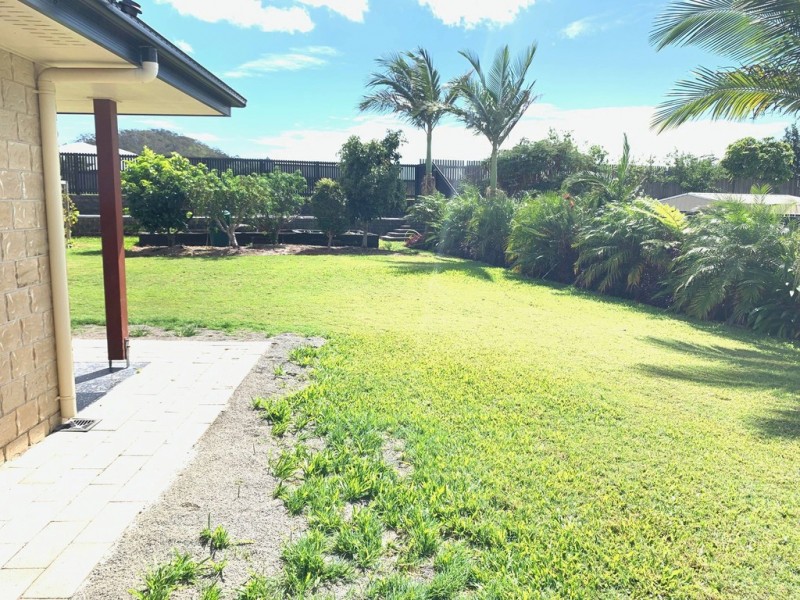 4 JUMBUCK COURT, Glen Eden QLD 4680
