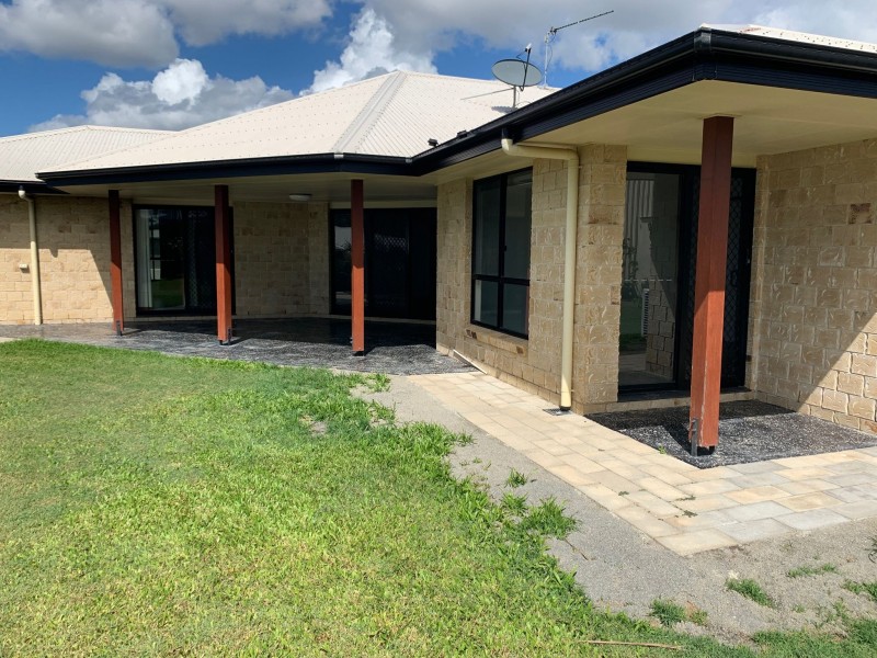 4 JUMBUCK COURT, Glen Eden QLD 4680